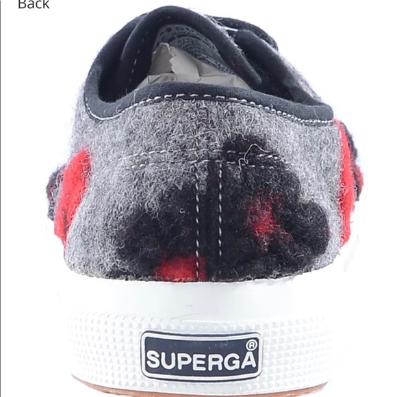 Superga Size 6 Ladies Microfleece Flower shoes NWT - Picture 4 of 6